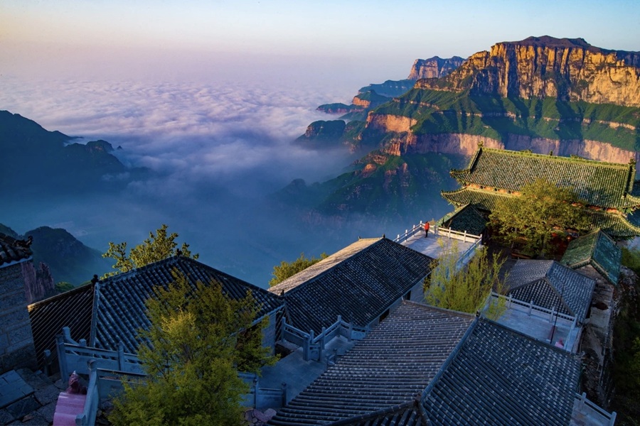 【旅游活动】 · 太行巅峰天界山1日游 · 奇遇山巅云海太行画廊极致风景。