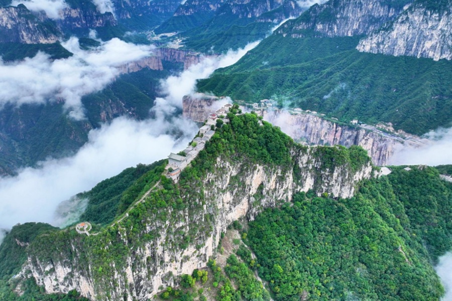 【旅游活动】 · 太行巅峰天界山1日游 · 奇遇山巅云海太行画廊极致风景。