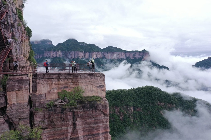 【旅游活动】 · 太行巅峰天界山1日游 · 奇遇山巅云海太行画廊极致风景。