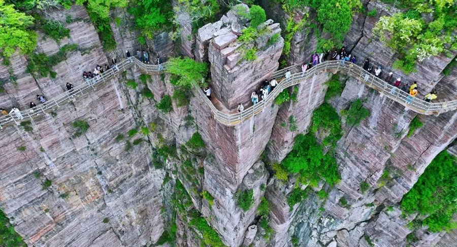 【旅游活动】 · 太行巅峰天界山1日游 · 奇遇山巅云海太行画廊极致风景。